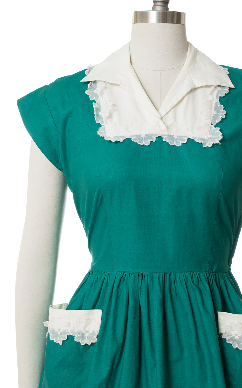 1940s Green Cotton Floral Appliqué Day Dress with Pockets