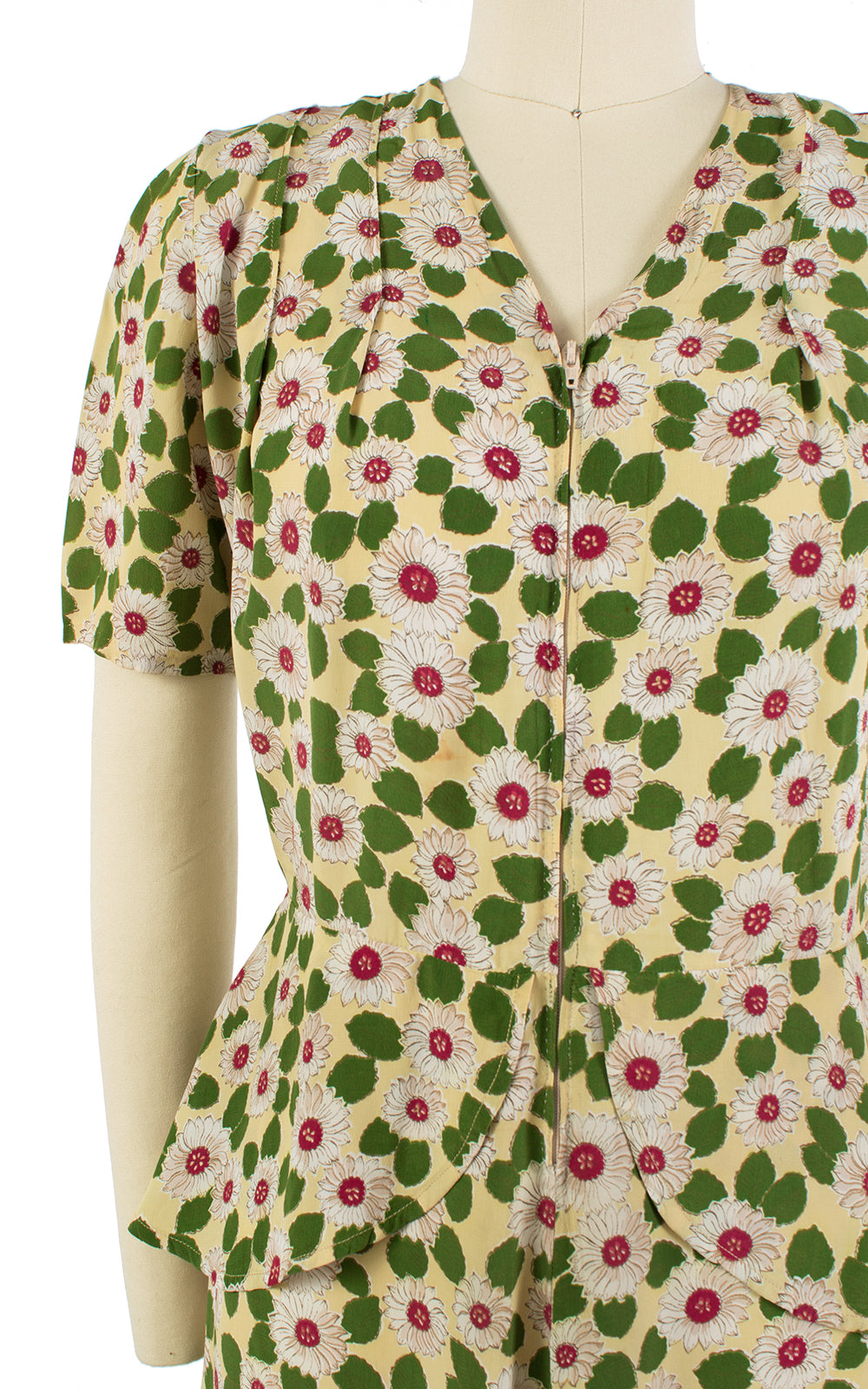 1940s Daisy Print Rayon Peplum Zip Front Dress