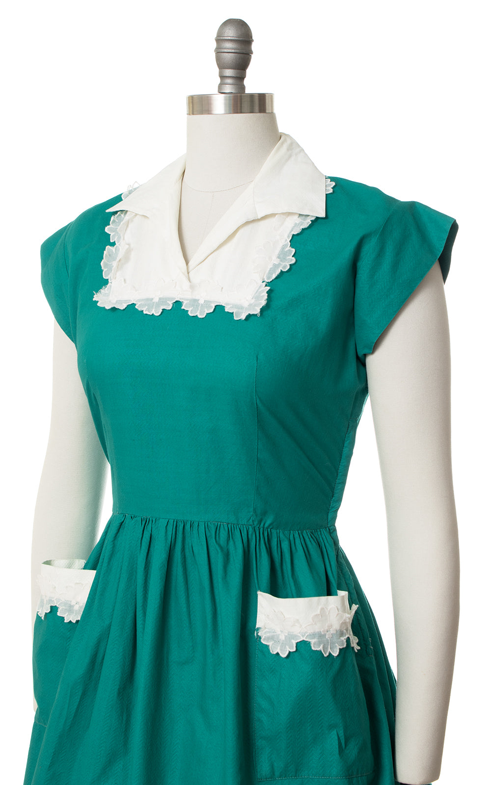 1940s Green Cotton Floral Appliqué Day Dress with Pockets