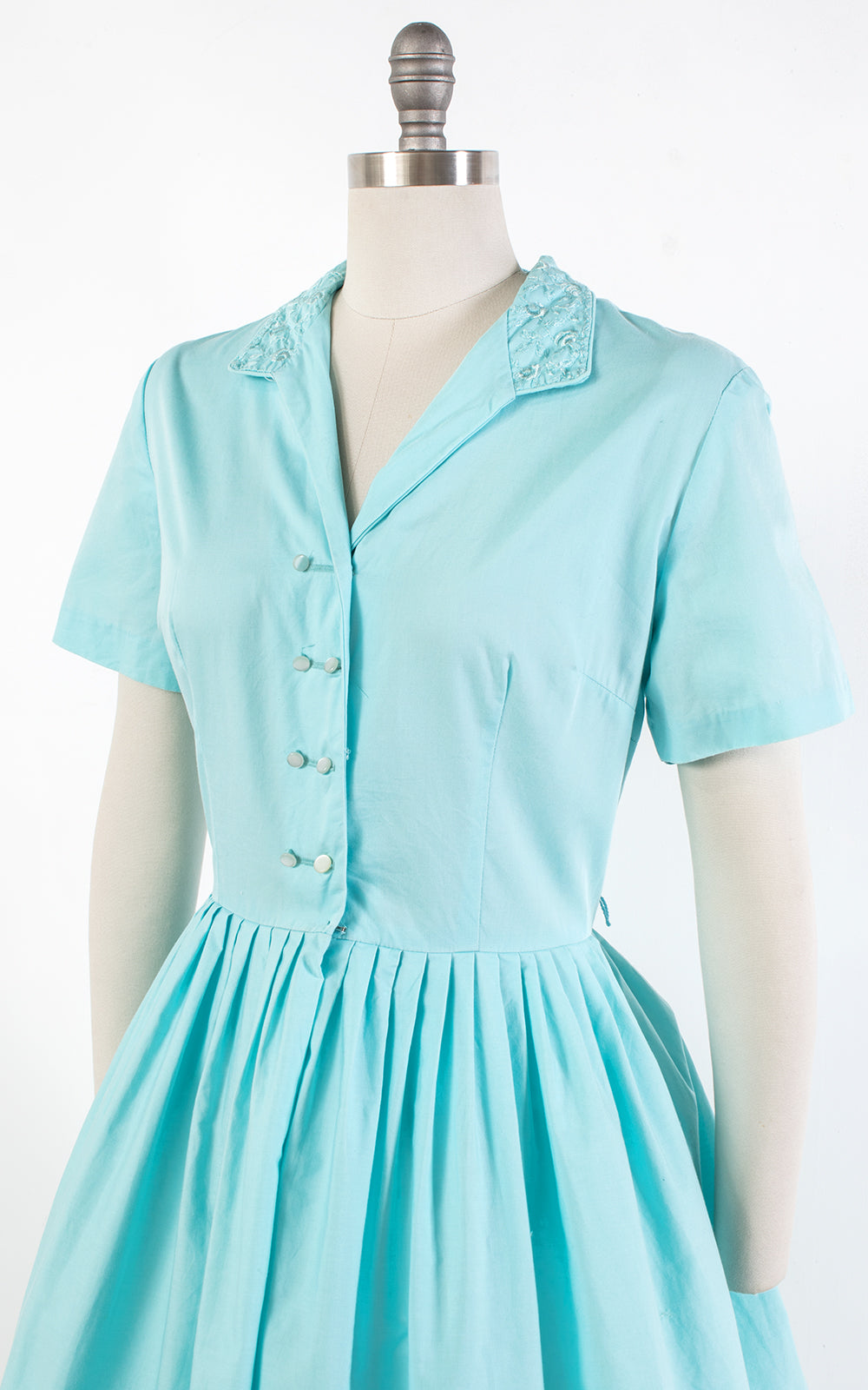 1950s Floral Embroidered Blue Cotton Shirtwaist Dress | large