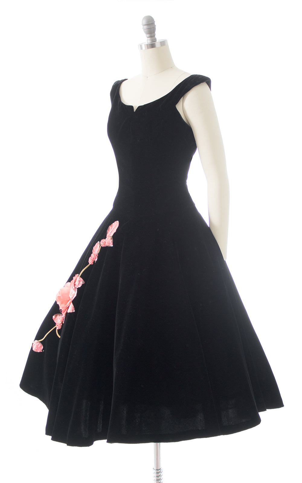 1950s Rose Appliqué Black Velvet Party Dress