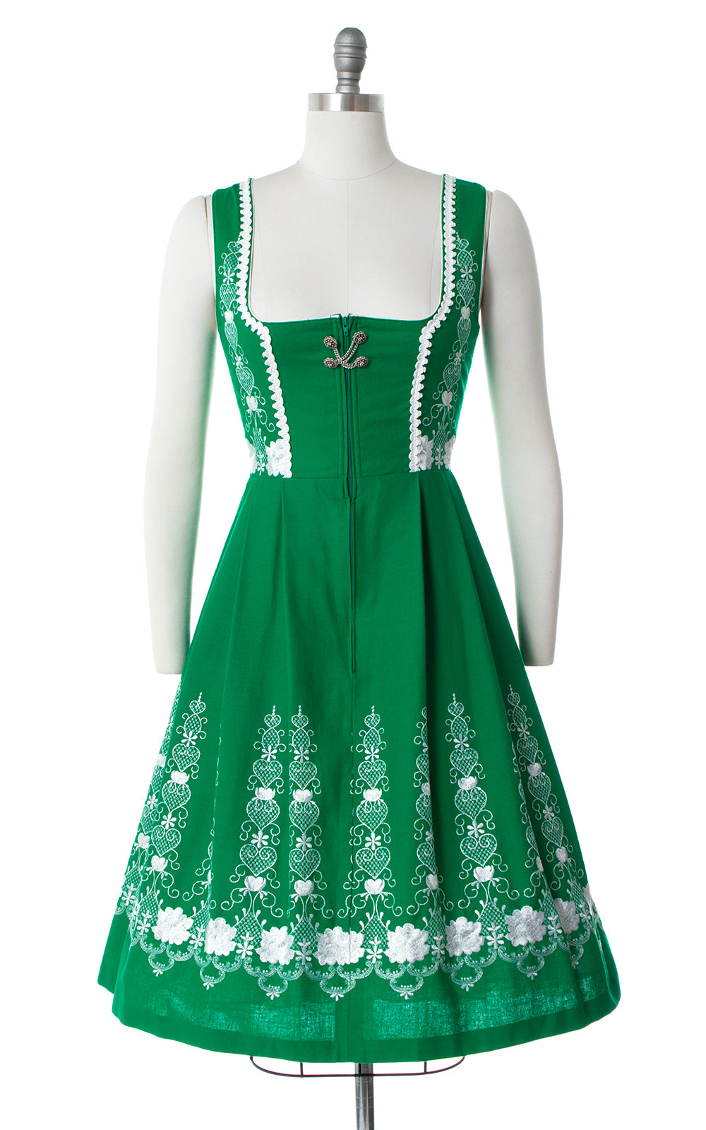 1980s Hearts & Roses Embroidered Kelly Green Dirndl