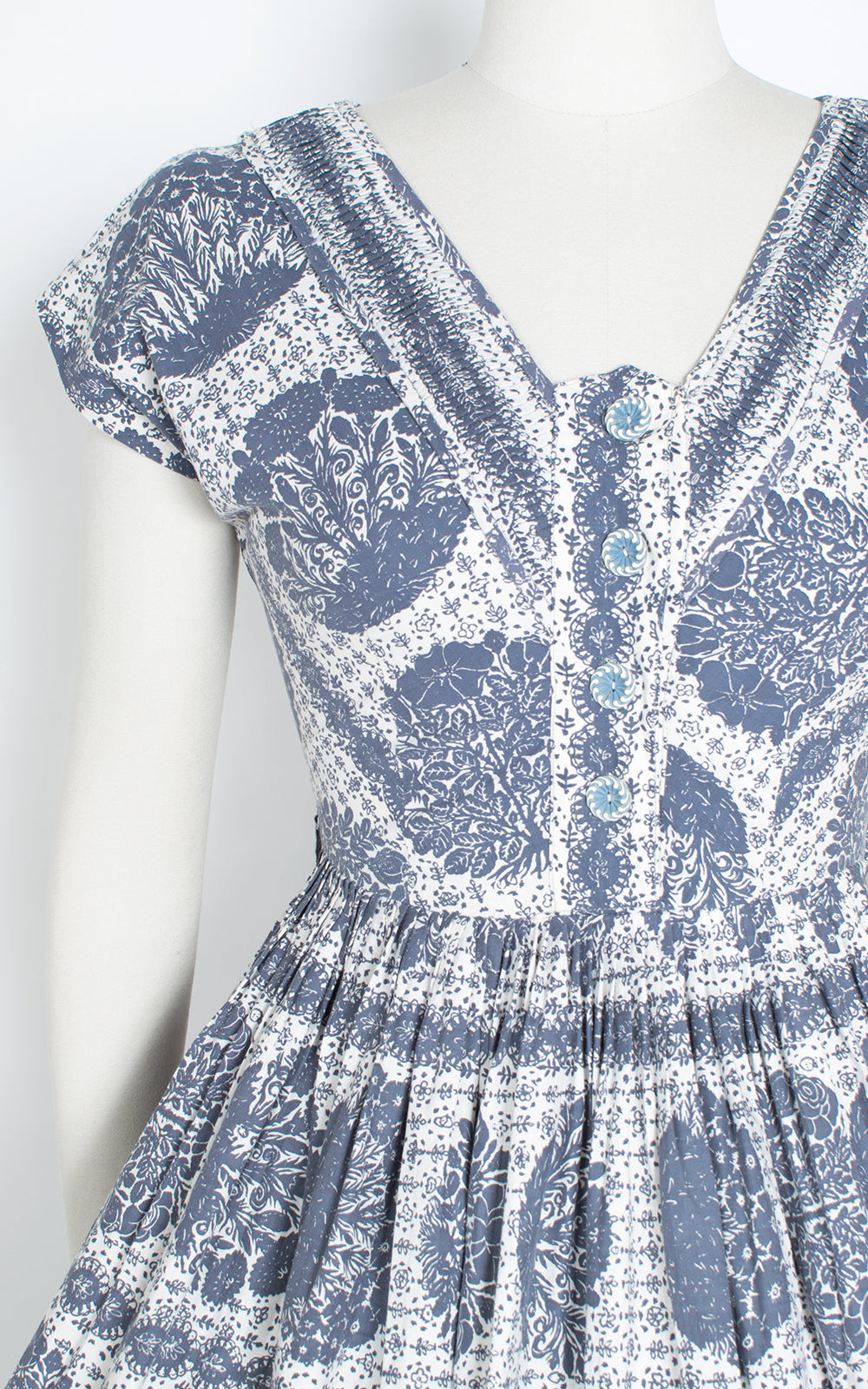 1950s Floral Illustrated Cotton Shirtwaist Dress