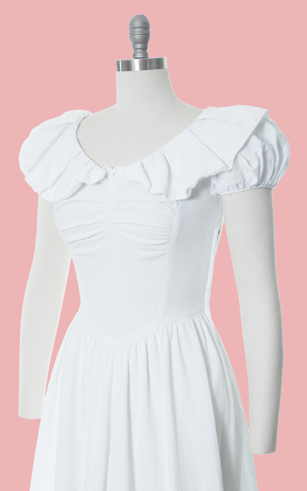 1940s White Cotton Piqué Puff Sleeve Gown