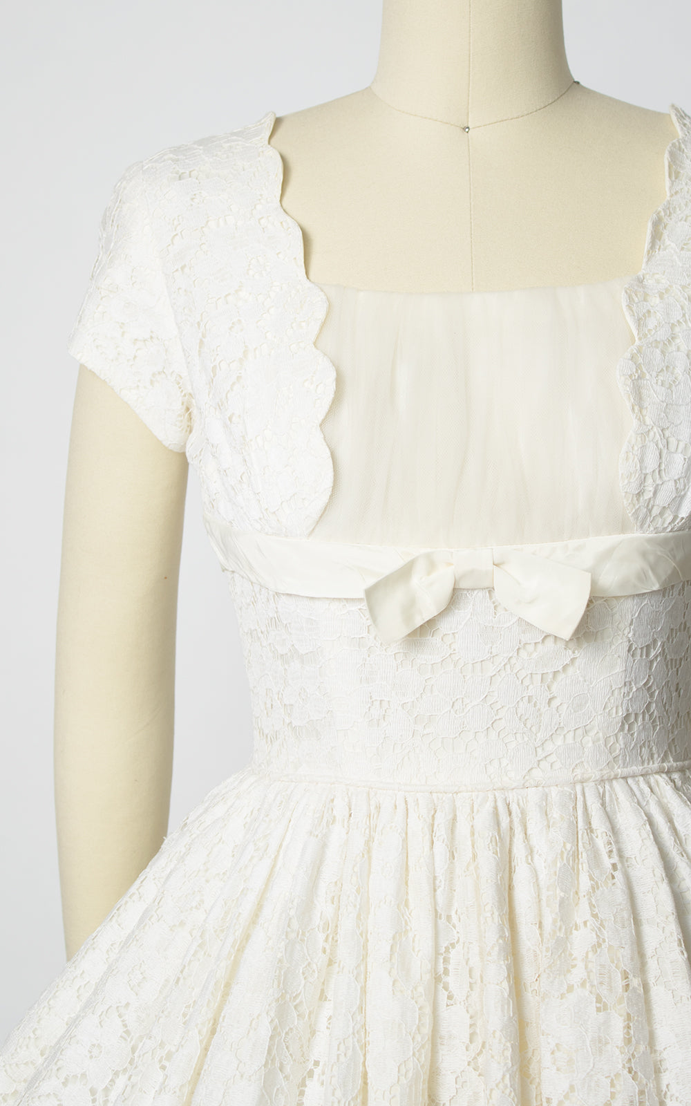1950s Lace & Tulle Cupcake Wedding Dress