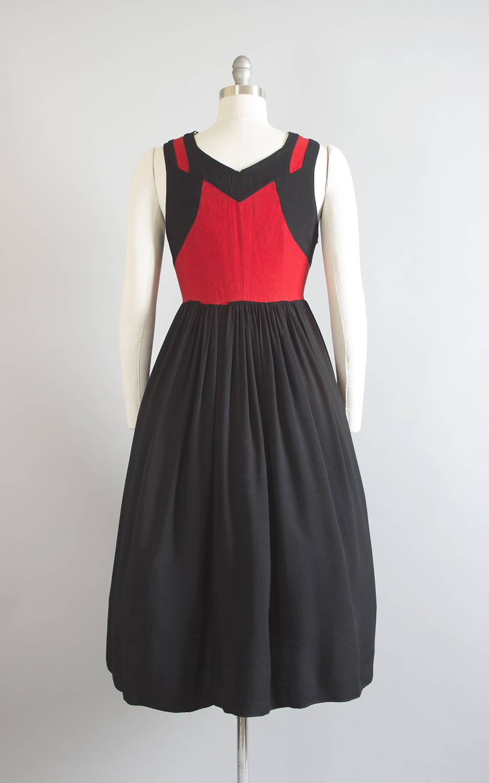 Vintage 1950s 1960s Dress | 50s 60s Traditional German Dirndl Cotton Lace Up Oktoberfest Red Black Full Skirt Folk Sundress (large/xl)