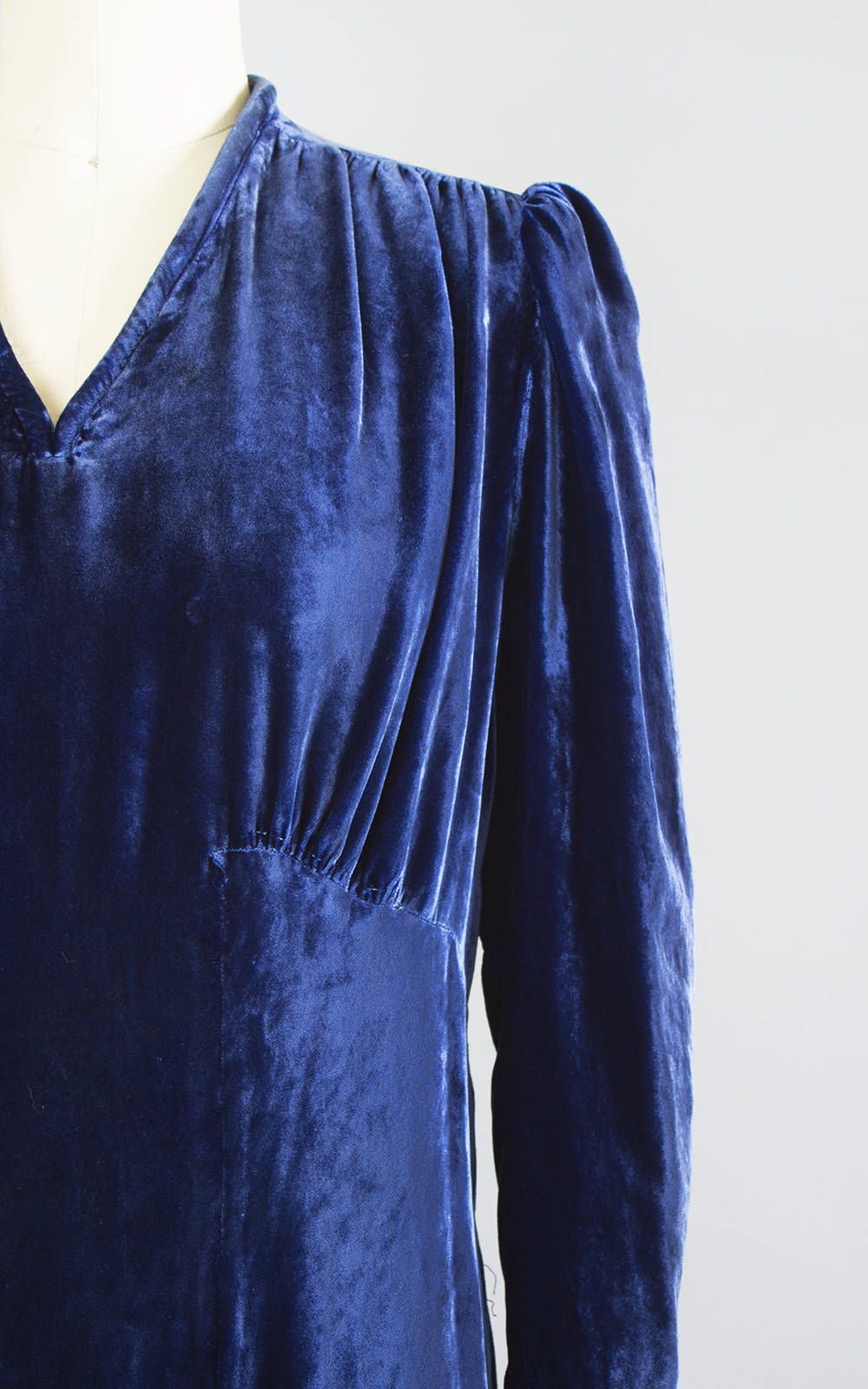 Vintage 1930s 1940s Dress | 30s 40s Dark Blue Silk Velvet Bias Cut Long Sleeve Cocktail Party Evening Dress (small)