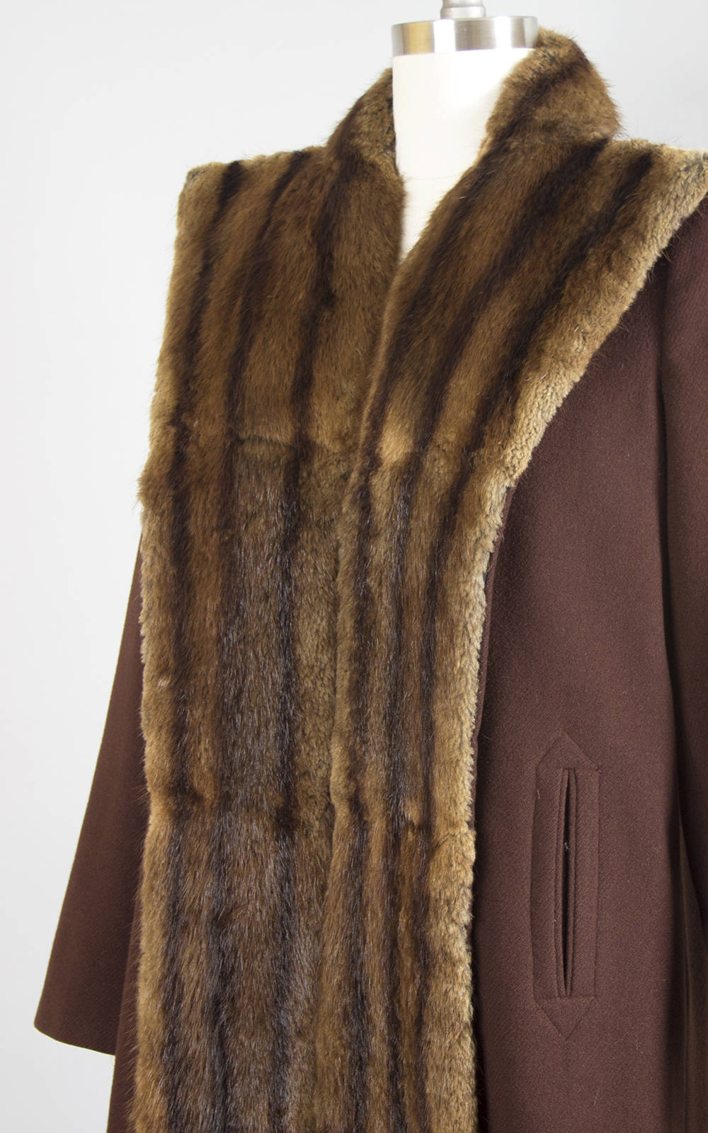 Vintage 1940s Coat | 40s Fur Collar Brown Wool Fur Trim Warm Winter Swing Coat (small/medium)