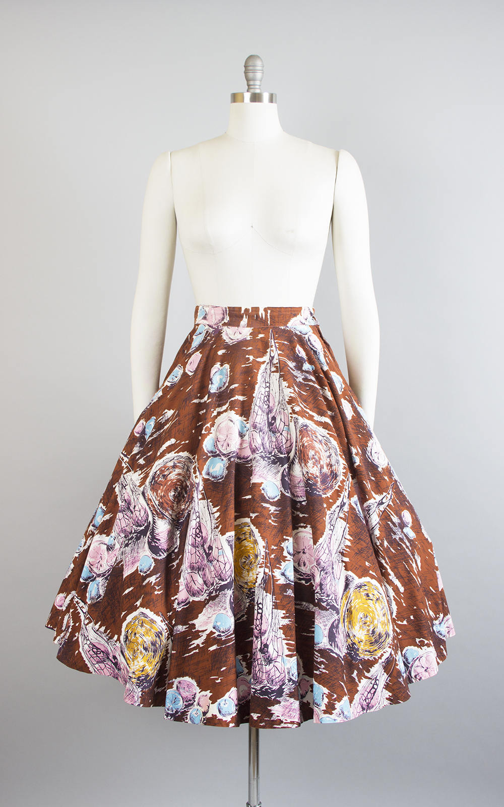 Vintage 1950s Circle Skirt | 50s Mediterranean Novelty Print Cotton Brown Pink Printed Full Swing Skirt (medium)