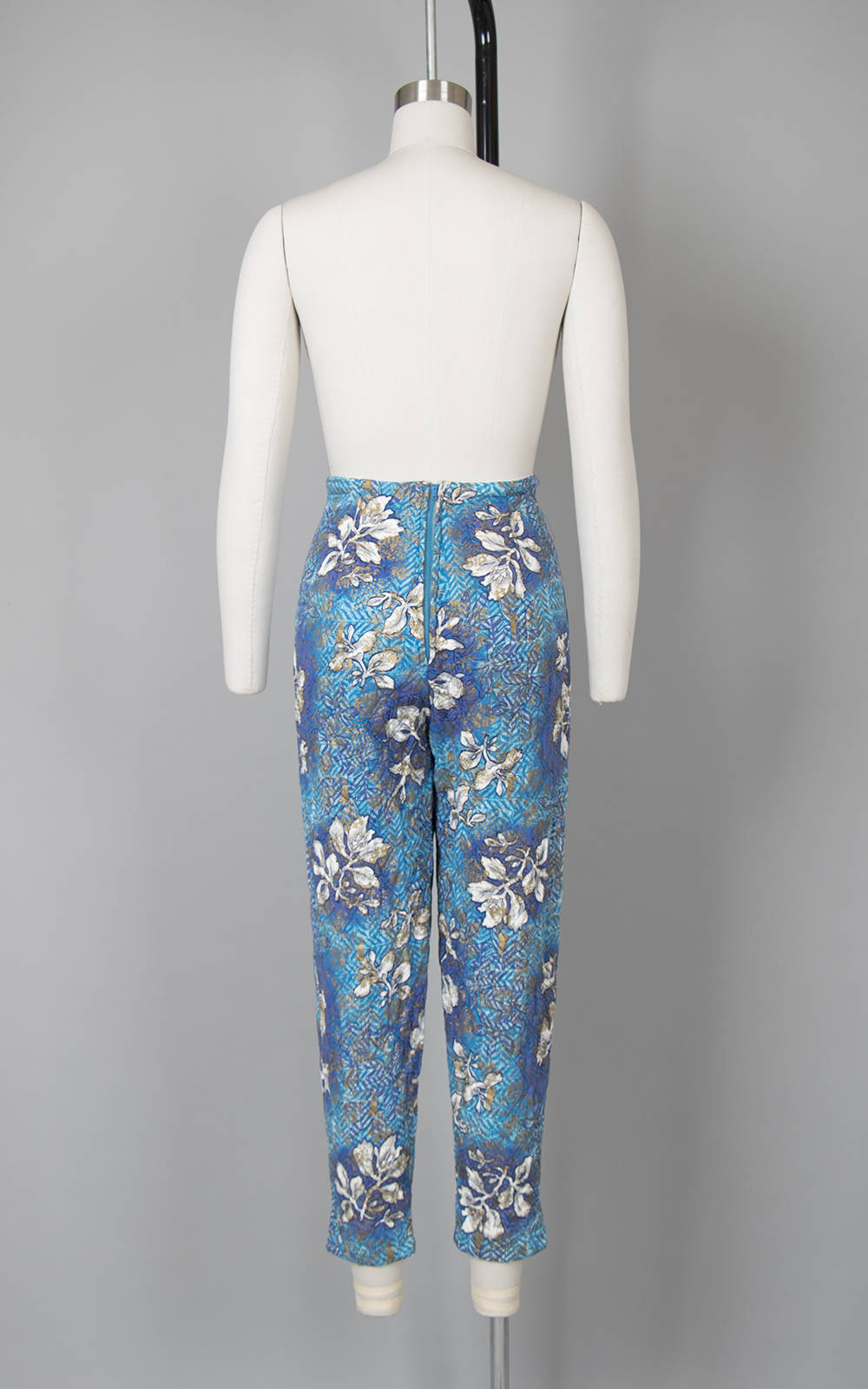Vintage 1950s Capris | 50s Quilted Hawaiian Floral Print Cotton Blue Metallic Gold High Waisted Pants (small)