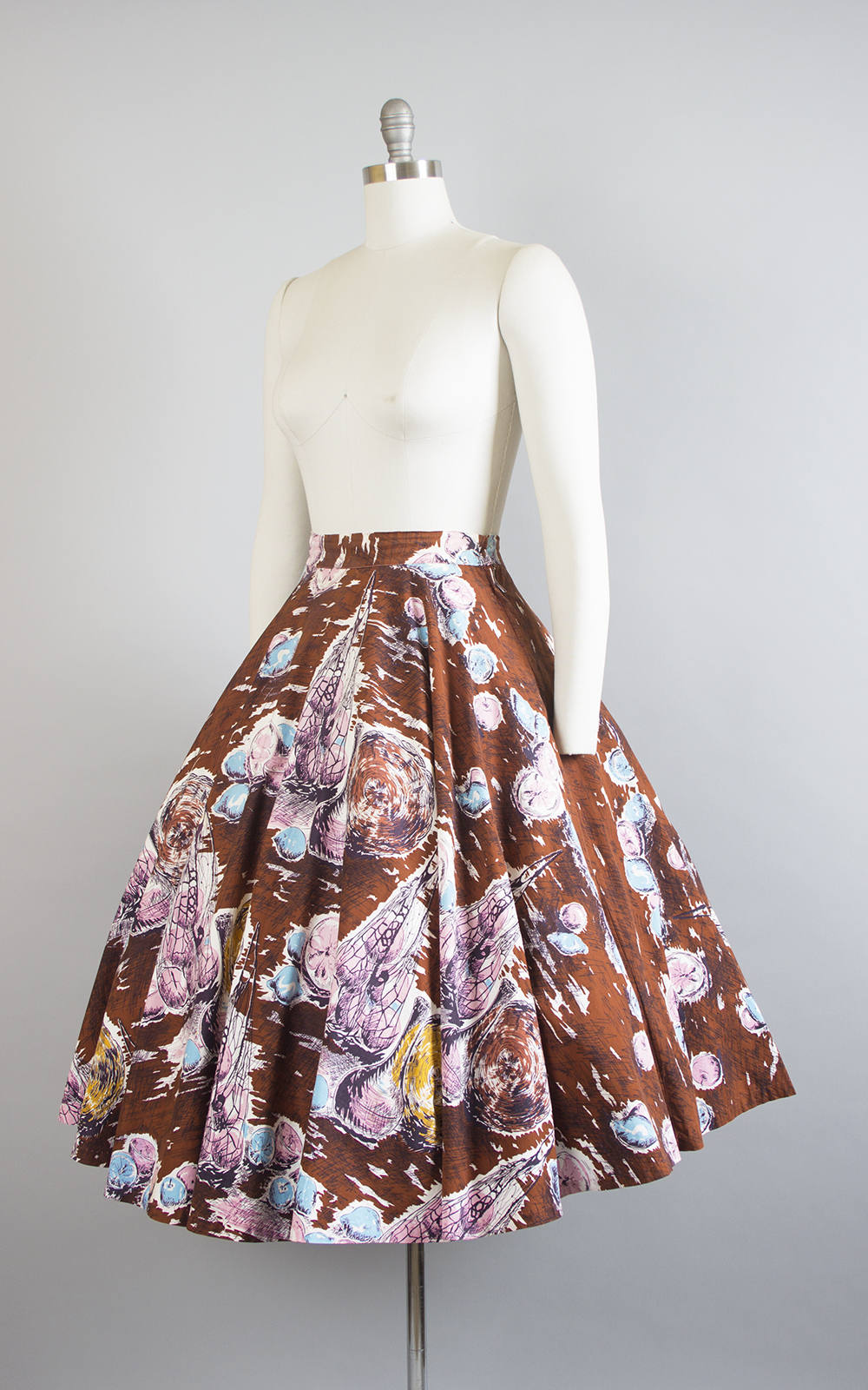 Vintage 1950s Circle Skirt | 50s Mediterranean Novelty Print Cotton Brown Pink Printed Full Swing Skirt (medium)