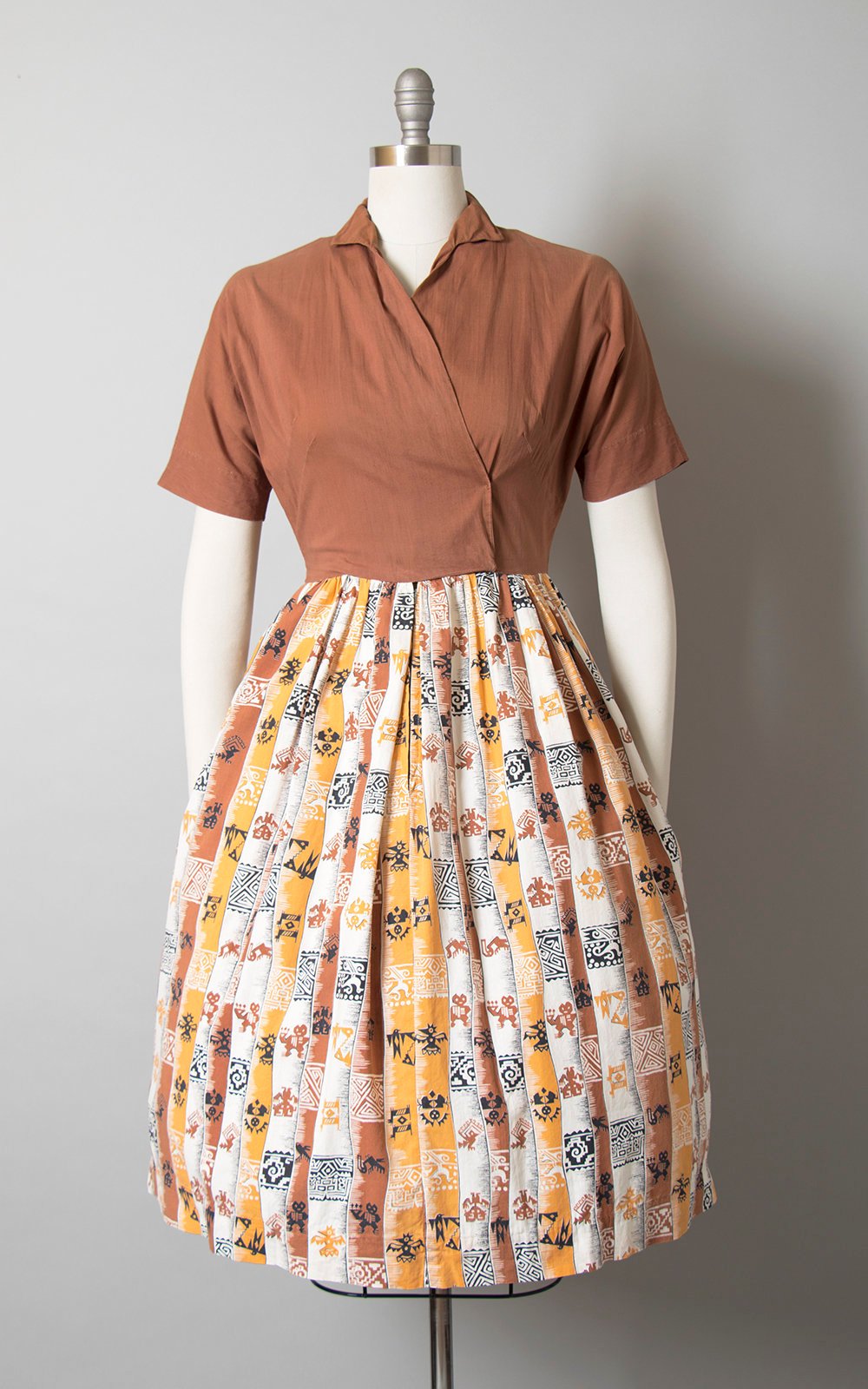 Vintage 1950s Dress | 50s Thunderbird Novelty Print Cotton Native American Southwestern Brown Full Skirt Shirtwaist Day Dress (small/medium)