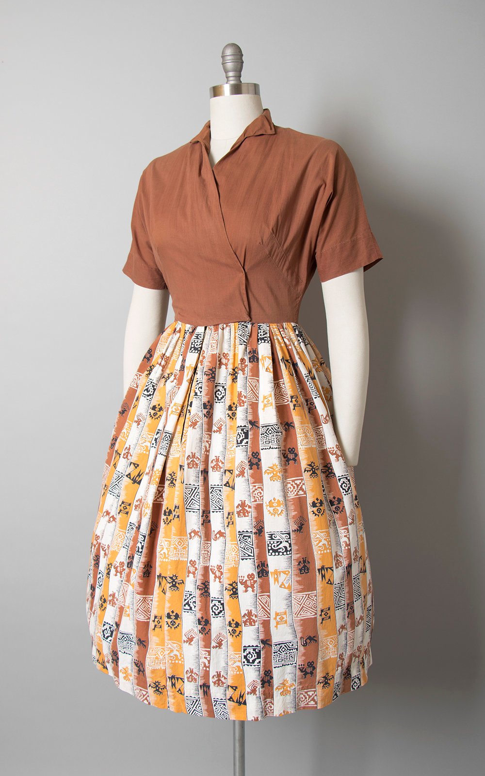Vintage 1950s Dress | 50s Thunderbird Novelty Print Cotton Native American Southwestern Brown Full Skirt Shirtwaist Day Dress (small/medium)