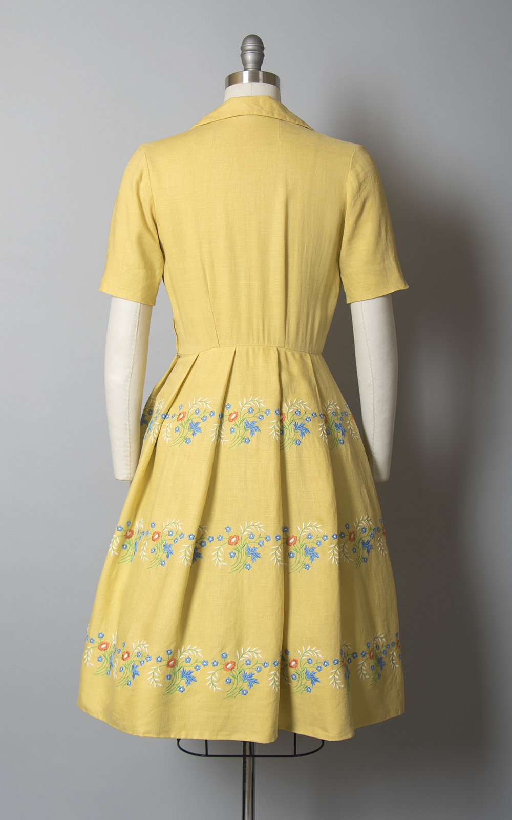 Vintage 1940s Dress | 40s Floral Embroidered Yellow Linen Shirtwaist Pleated Full Skirt Day Dress (small)