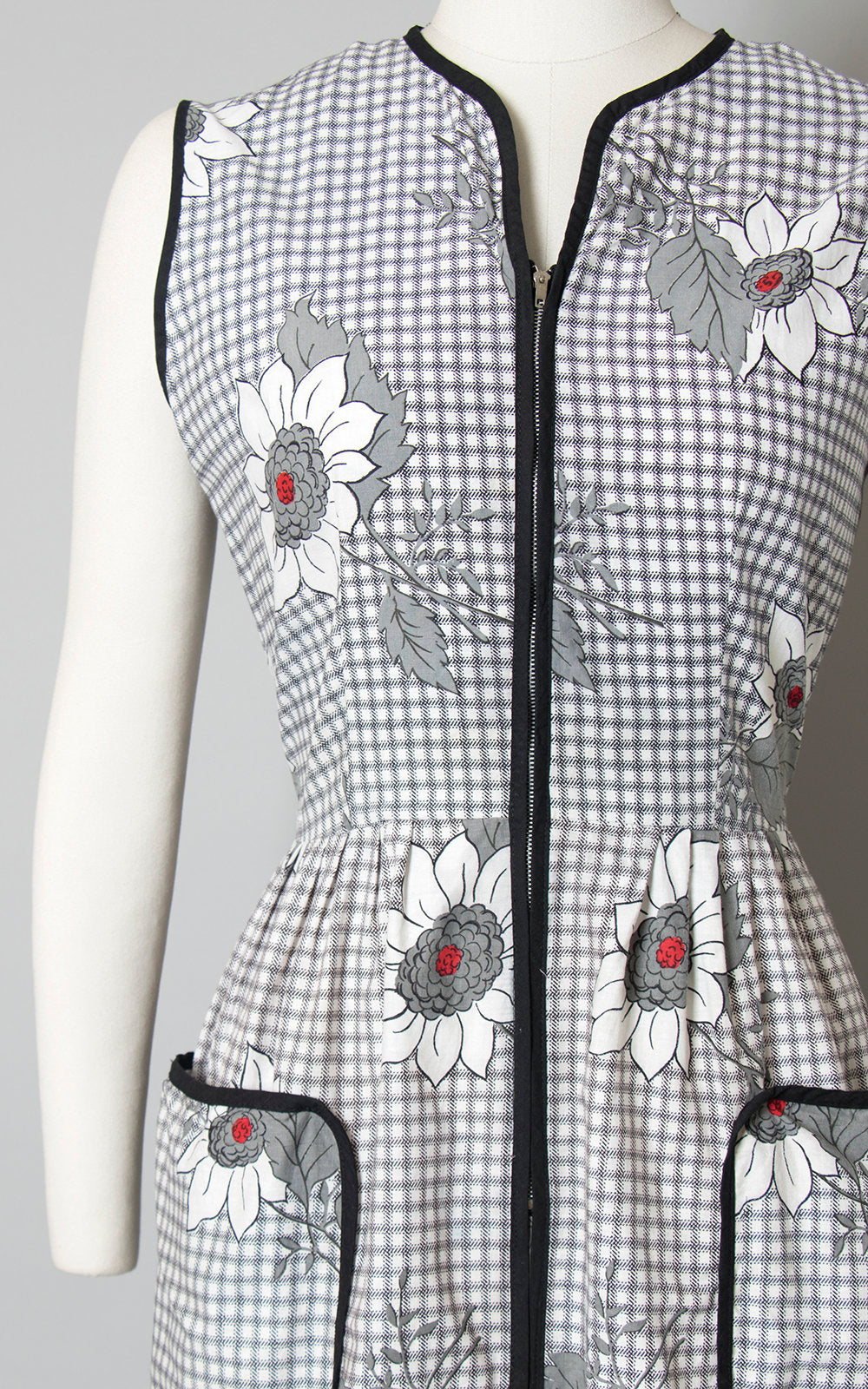 Vintage 1950s Dress | 50s Floral Printed Cotton Sundress Windowpane Plaid White Black Full Skirt Day Dress with Pockets (medium)