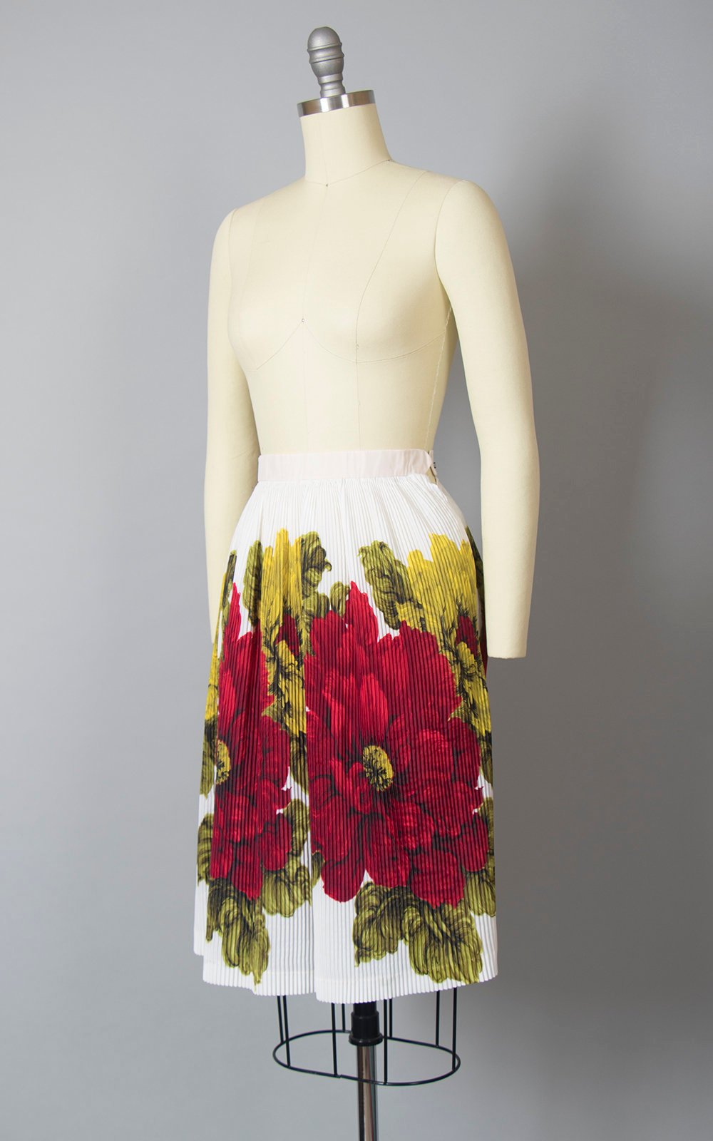 Vintage 1960s Skirt | 60s Oversized Floral Border Print Fortuny Pleated Red White Full Skirt (xxs/xs)