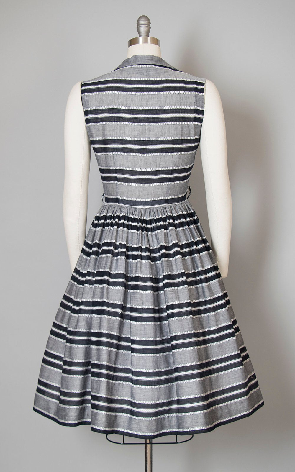 Vintage 1950s Dress | 50s Striped Chambray Cotton Shirtwaist Sundress Black Gray Full Skirt Day Dress (medium)