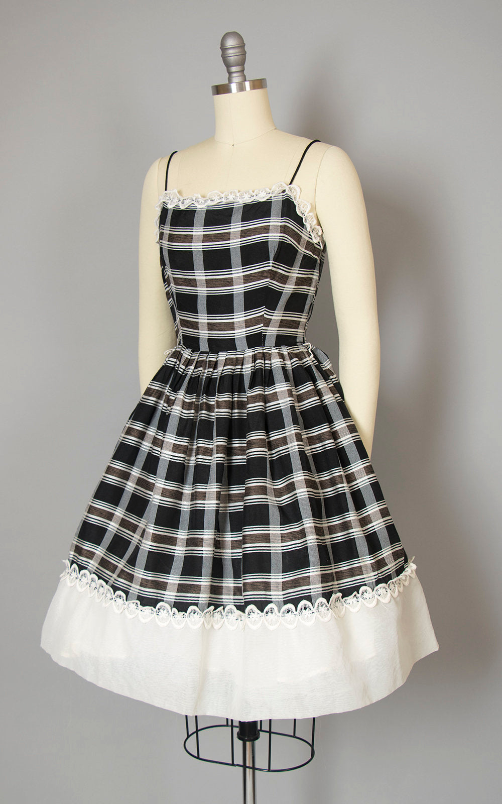 Vintage 1950s Dress | 50s Plaid Sundress Black White Spaghetti Strap Sun Dress Full Skirt Day Dress (x-small)