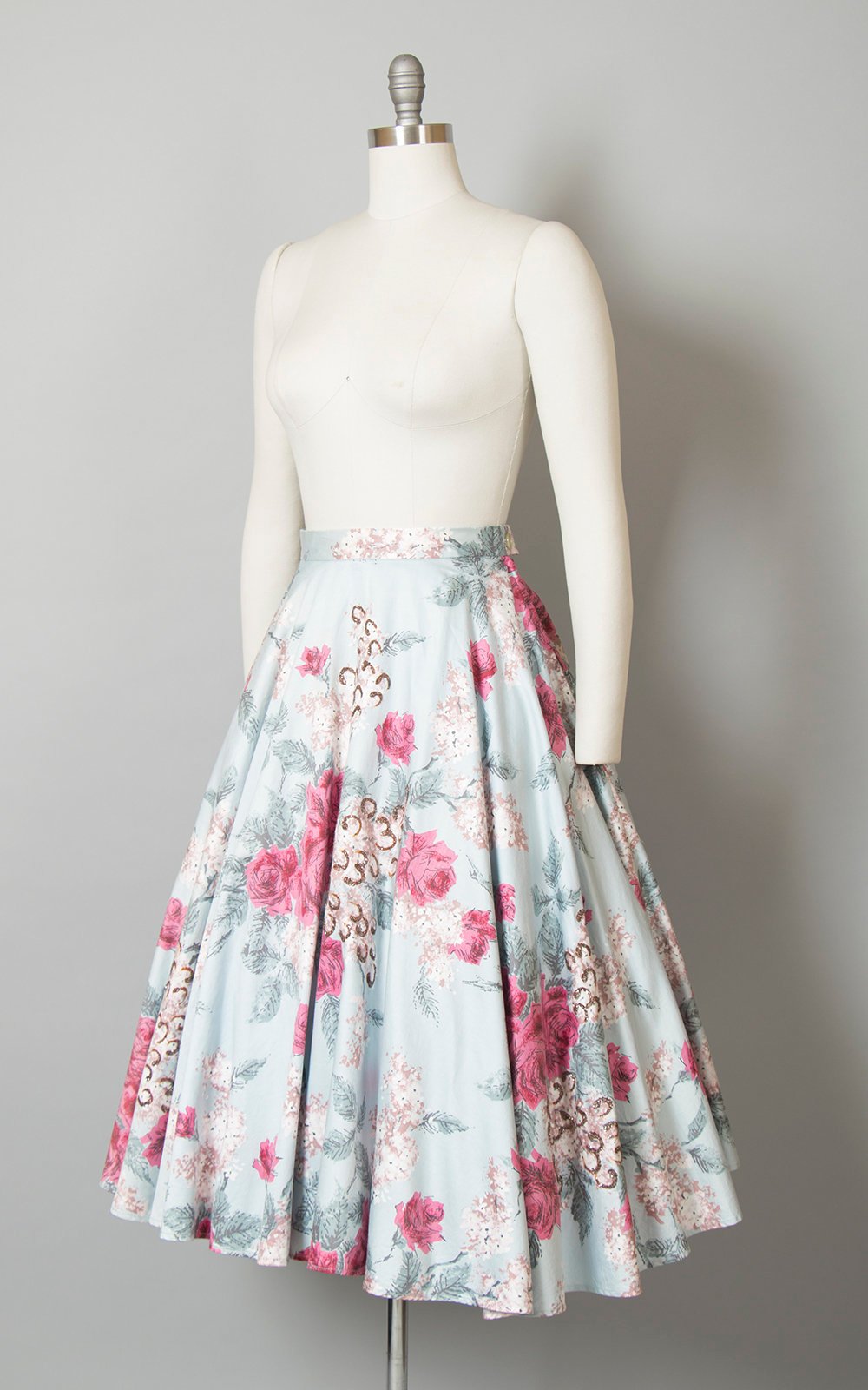 Vintage 1950s Circle Skirt | 50s Rose Floral Print Cotton Glitter Pink Blue Swing Skirt w/ Petticoat (medium)