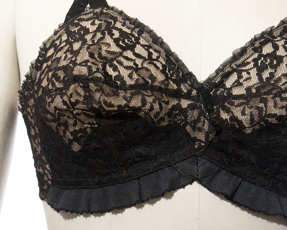Vintage 1950s Bullet Bra | 50s Sheer Black Lace Full Coverage Bra Without Underwire (32C)