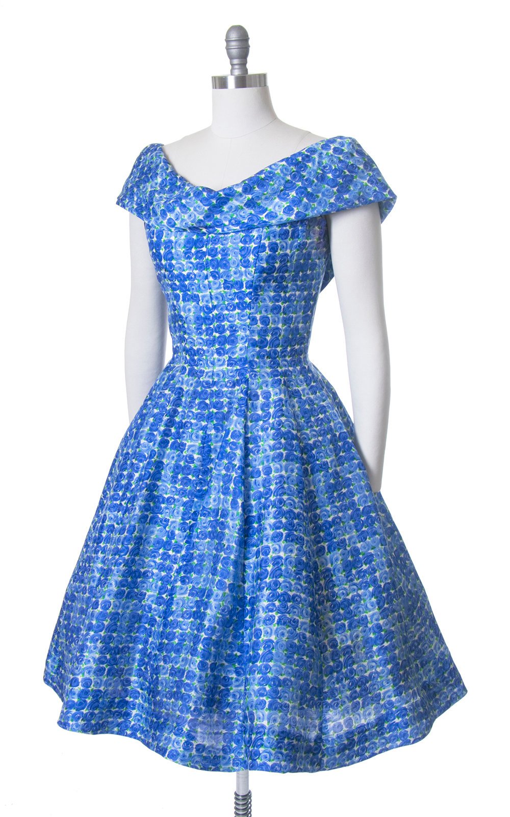 Vintage 1950s Dress | 50s GIGI YOUNG Silk Blue Rose Floral Print Full Skirt Party Dress with Petticoat (medium)