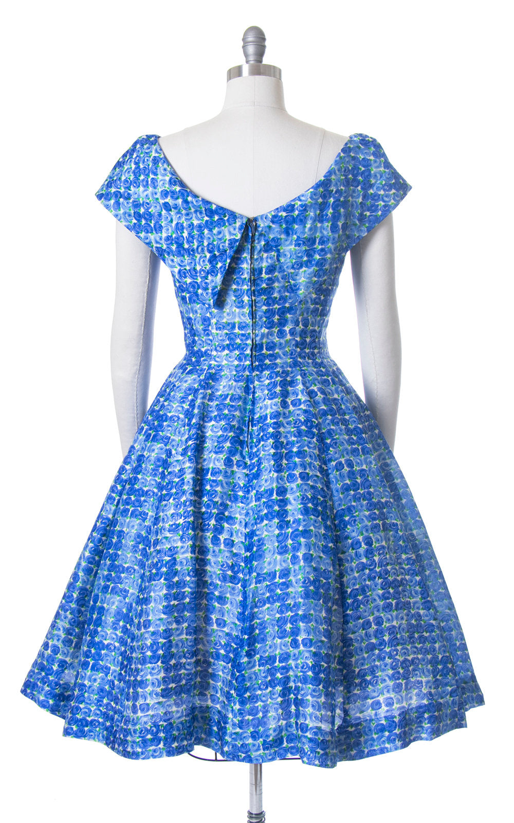 Vintage 1950s Dress | 50s GIGI YOUNG Silk Blue Rose Floral Print Full Skirt Party Dress with Petticoat (medium)