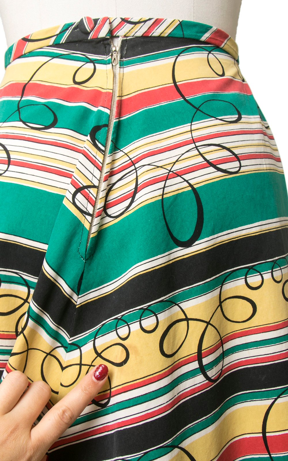 Vintage 1940s Skirt | 40s Striped Chevron Swirl Printed Colorful Cotton Full Swing Skirt (small)