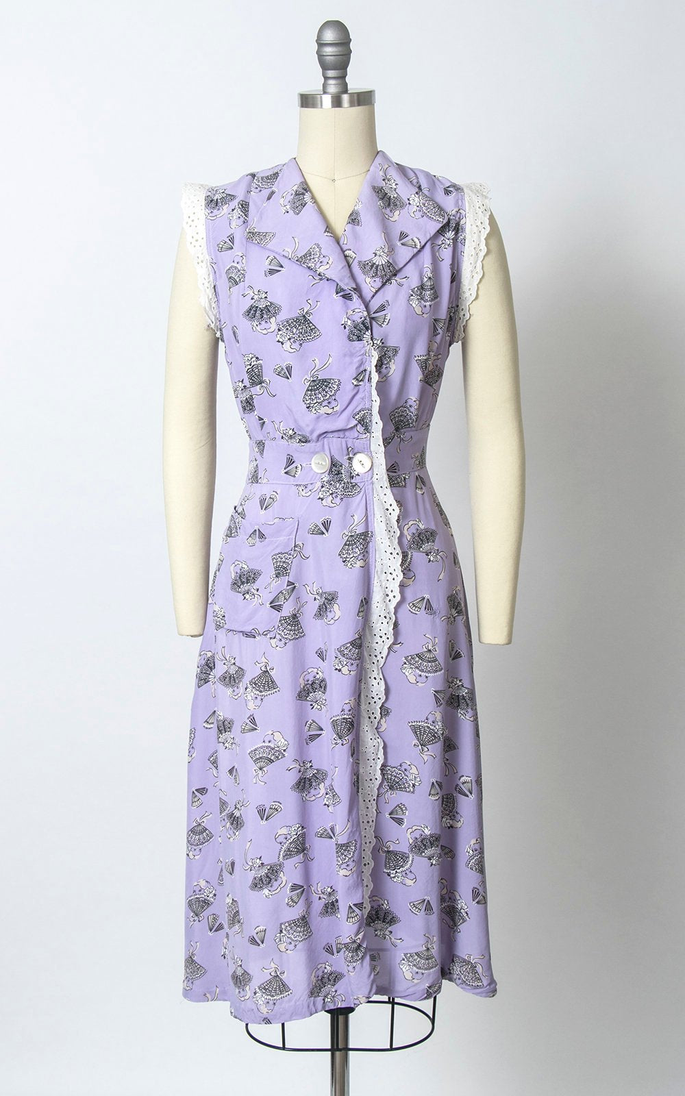 Vintage 1940s Dress | 40s Novelty Print Rayon Spanish Lady Fans Rose Floral Purple Wrap Day Dress (small)