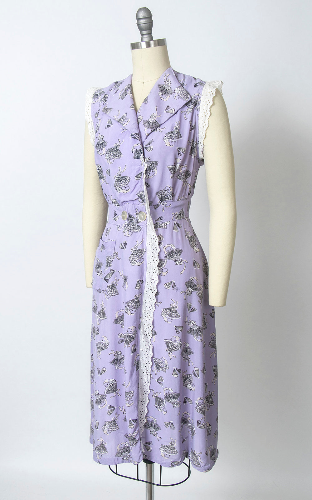 Vintage 1940s Dress | 40s Novelty Print Rayon Spanish Lady Fans Rose Floral Purple Wrap Day Dress (small)