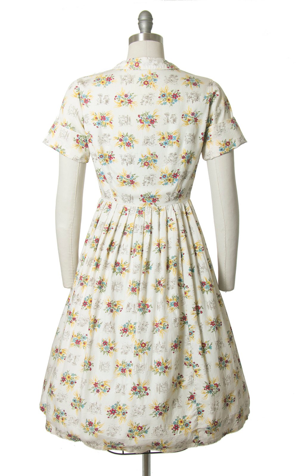 Vintage 1950s Dress | 50s Floral Animal Novelty Print Cotton Shirt Dress Cream Full Skirt Shirtwaist Day Dress (small)