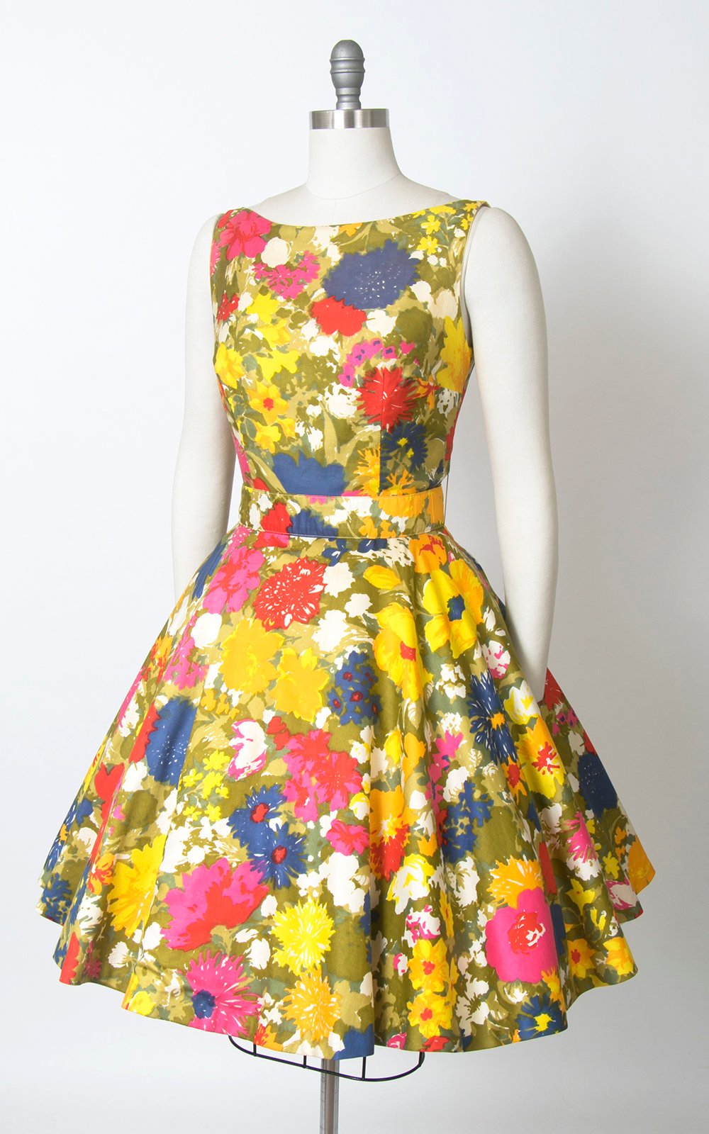 Vintage 1960s Dress | 60s Floral Cotton Sundress Open Back Circle Skirt Day Dress (small)