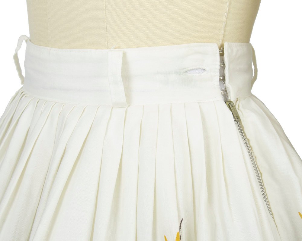 White pleated 2025 skirt 50s