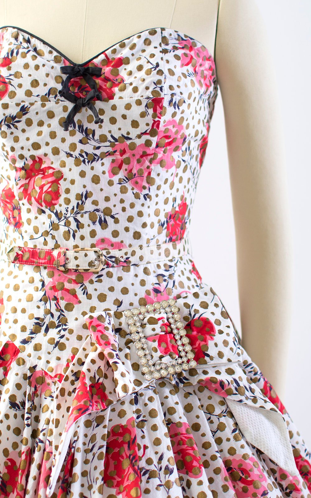 Vintage 1950s Dress | 50s Rose Floral Metallic Polka Dot Cotton Sundress White Strapless Drop Waist Full Skirt Day Dress (x-small)