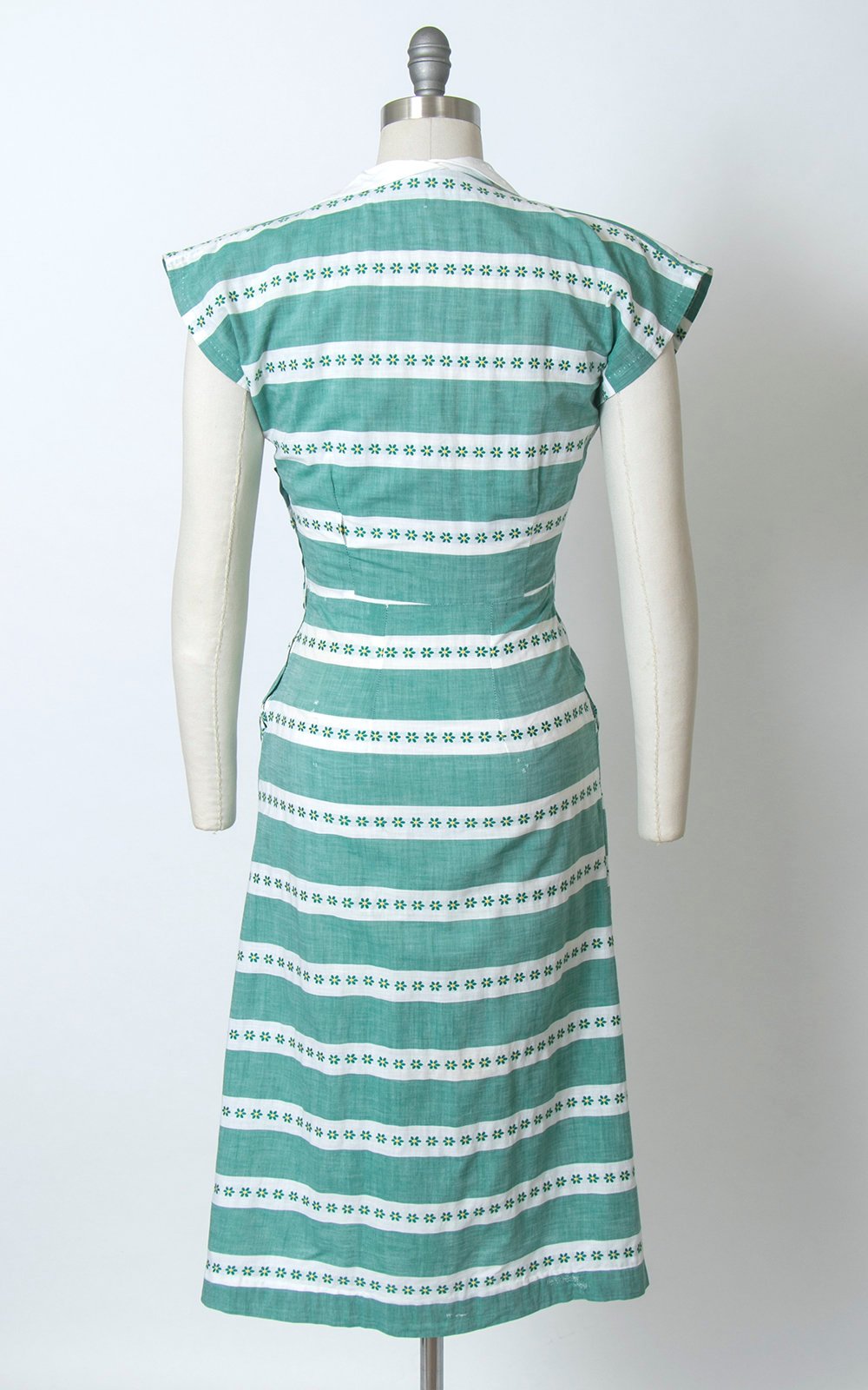 Vintage 1940s Dress | 40s Striped Floral Cotton Chambray Day Dress with Pockets (small)