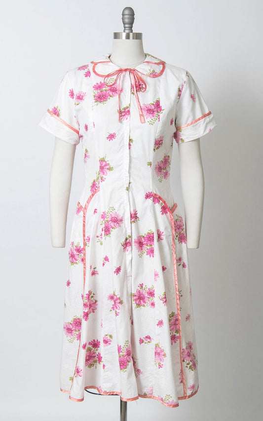 Vintage 1940s Dress | 40s Floral Print Cotton Day Dress White Pink House Dress with Pockets (medium)