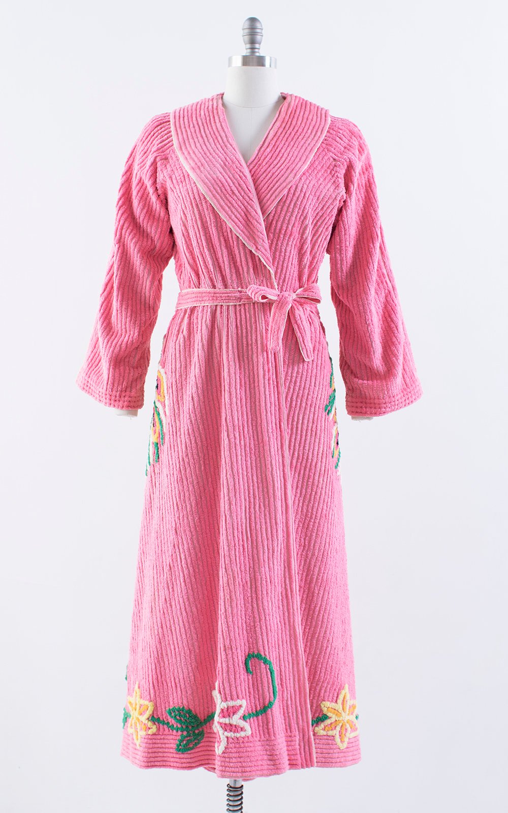 Vintage 1940s 1950s Robe | 40s 50s Chenille Peacock Novelty Print Pink Floral Loungewear Robe (small/medium)