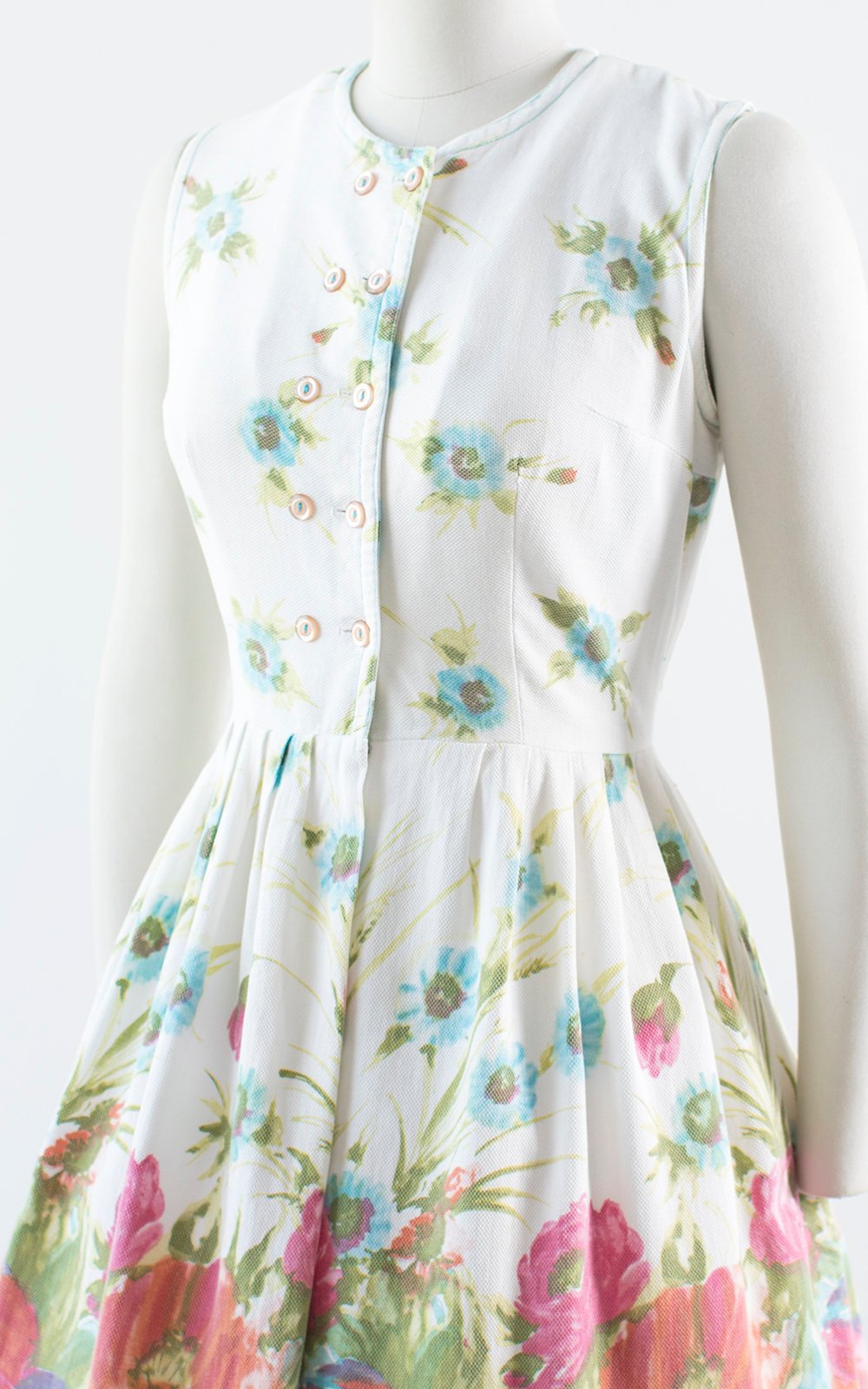 Vintage 1950s Dress | 50s Floral Border Print Cotton Sundress White Shirtwaist Day Dress (medium)