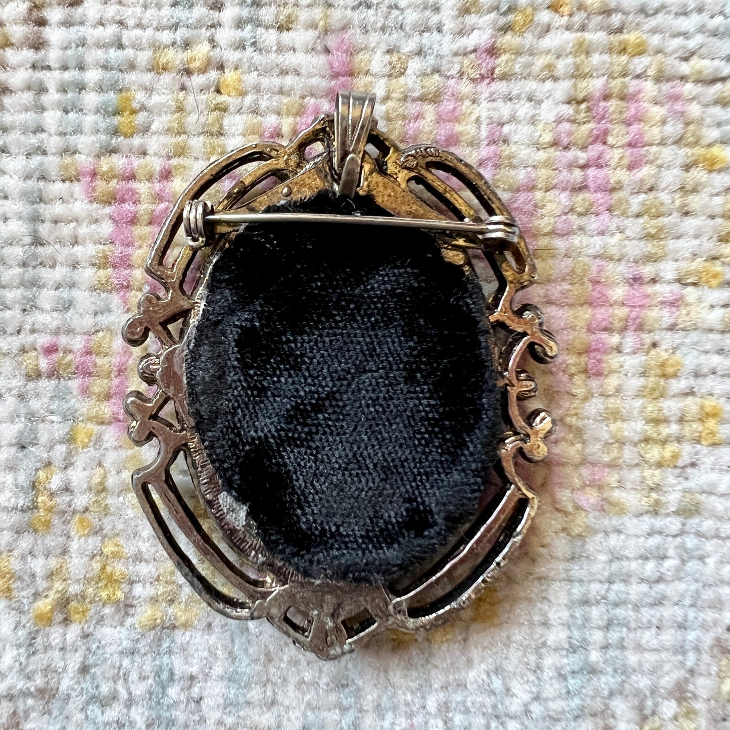 [AS-IS] 1960s 1970s Petit Point Brooch / Pendant