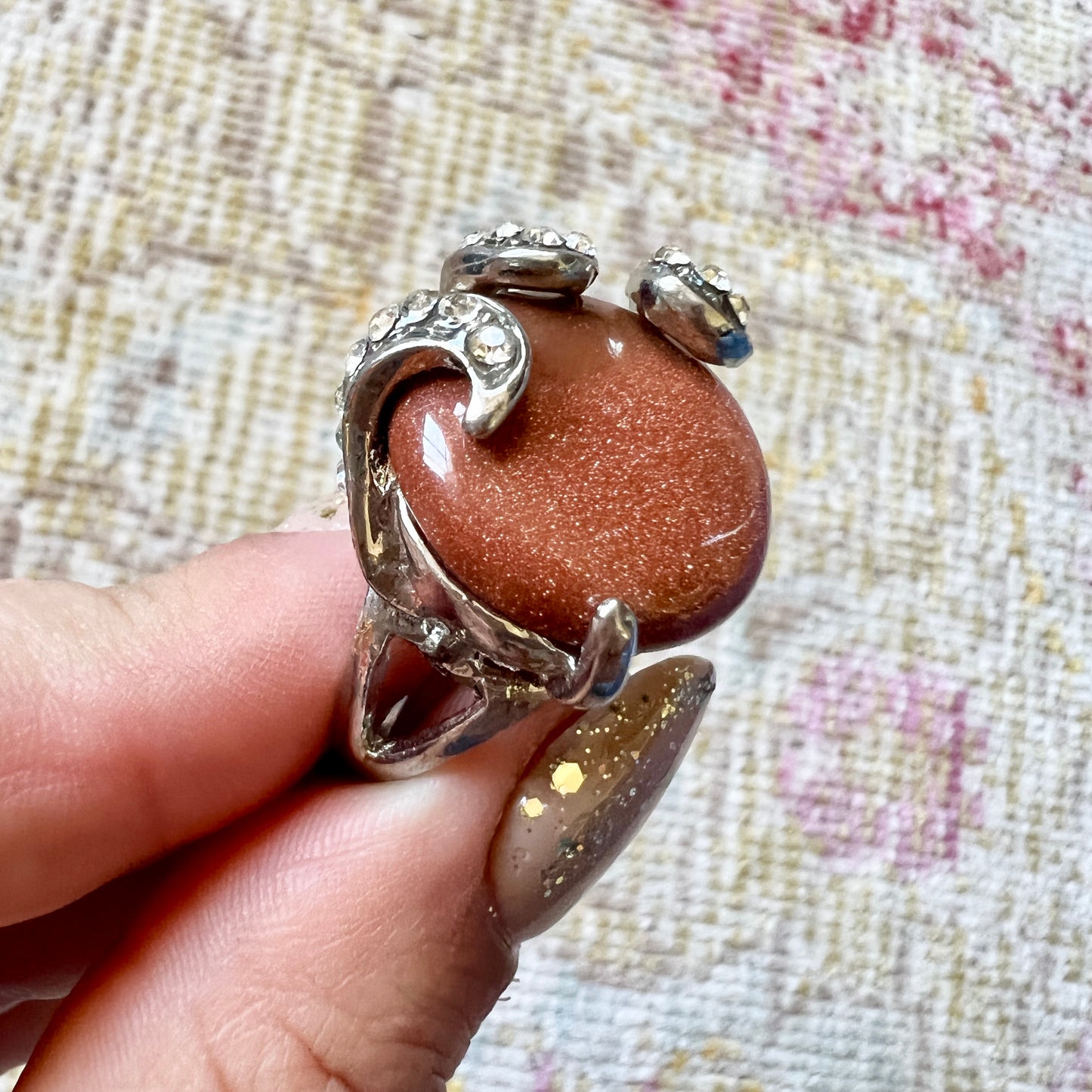 [AS-IS] Vintage Style Sandstone & Rhinestone Ring | size 5.75