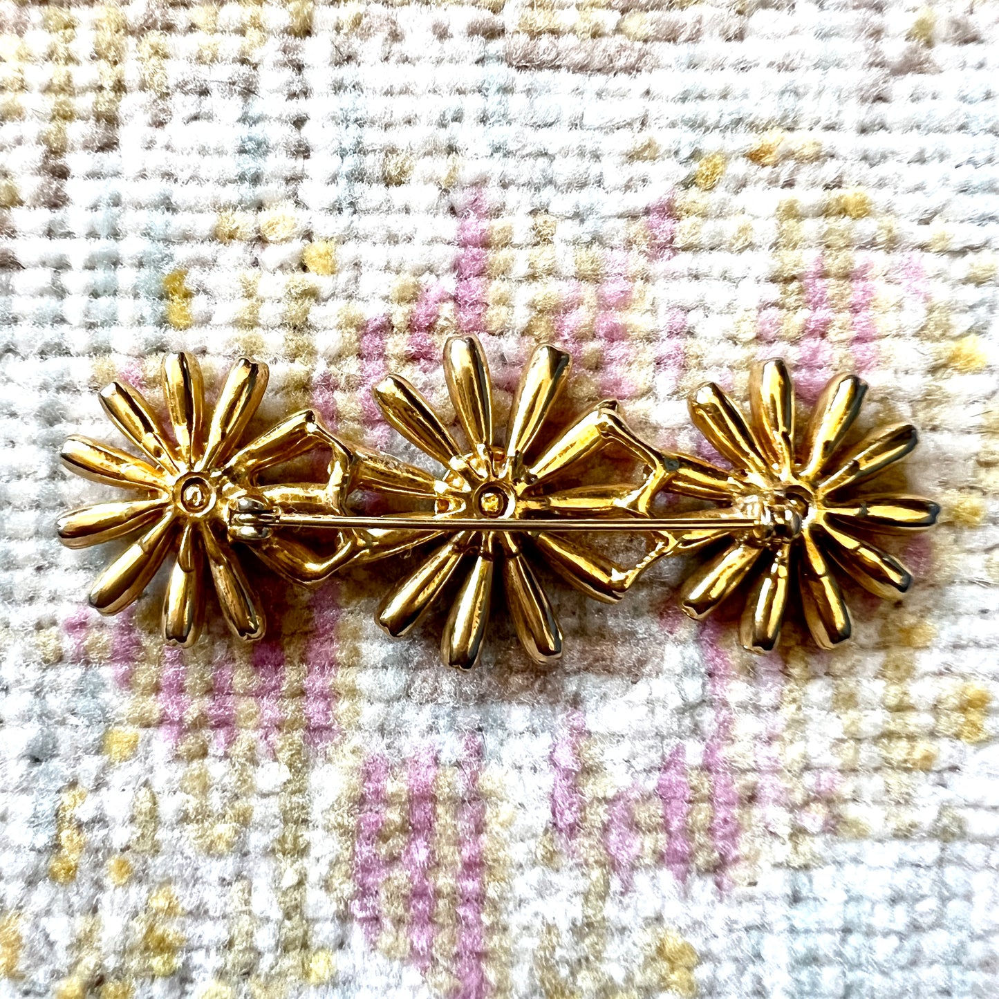 [AS-IS] 1960s Daisy Enamel Brooch