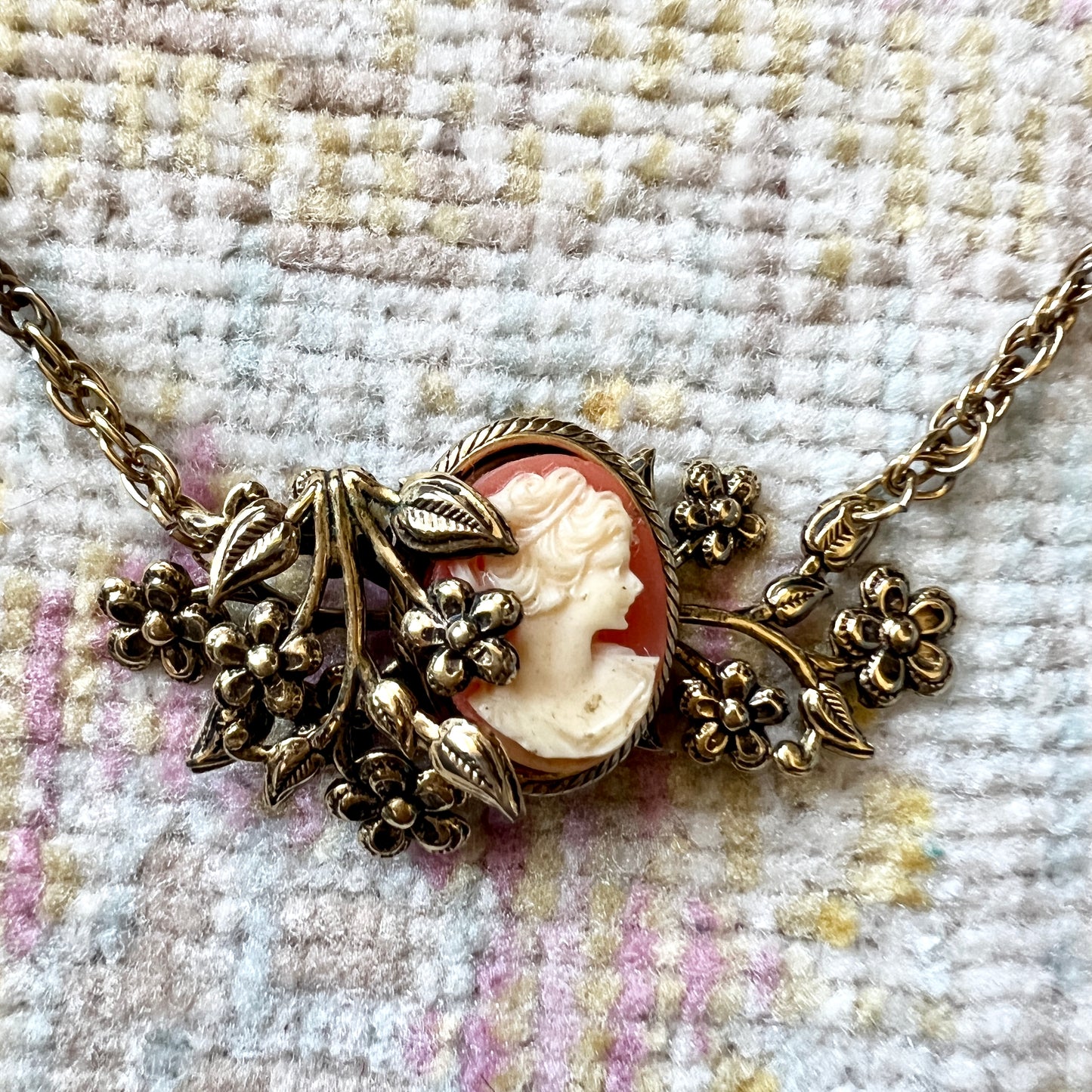 [AS-IS] 1970s 1980s Cameo Necklace