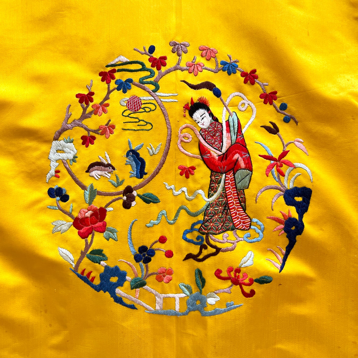 [AS-IS] Vintage Asian Embroidered Silk Jacket | medium/large