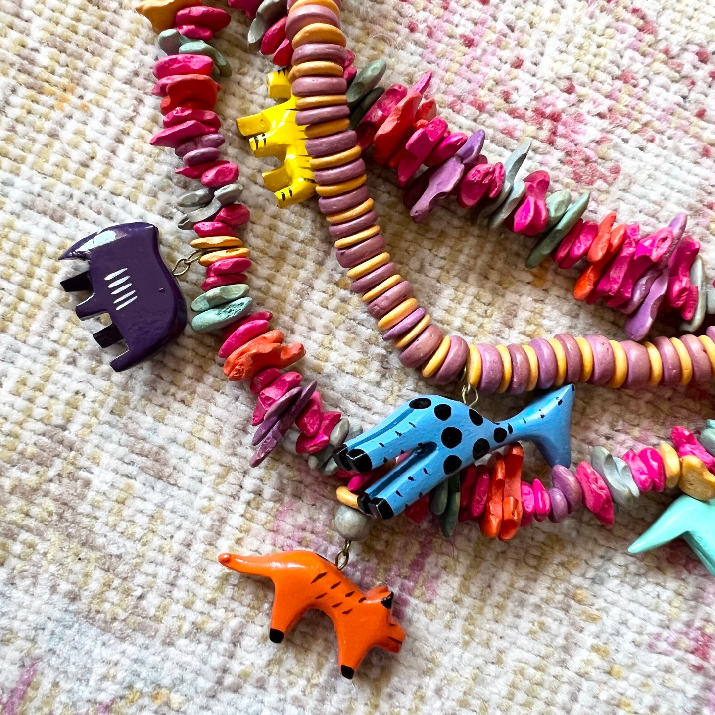 [AS-IS] 1980s Wood Beaded Animal Necklace