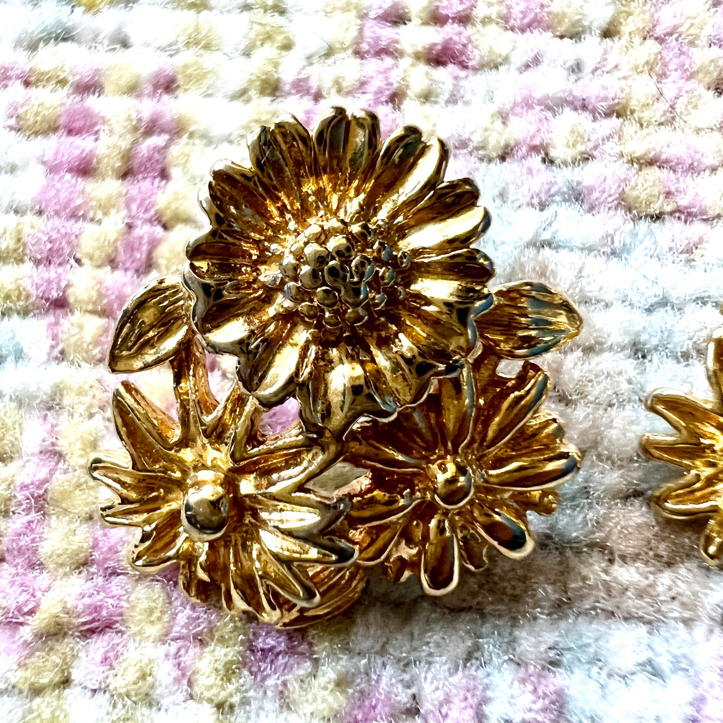 [AS-IS] Vintage Gold Tone Flower Earrings