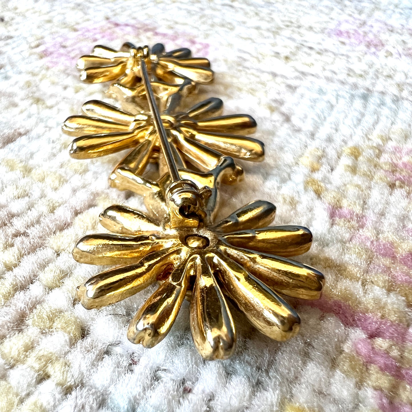 [AS-IS] 1960s Daisy Enamel Brooch